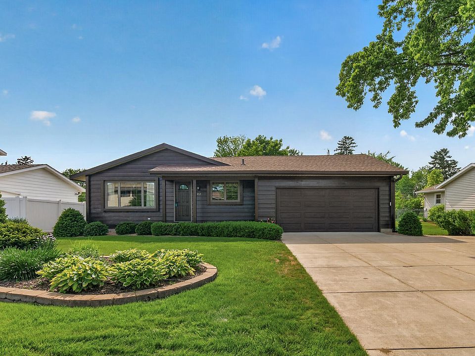 1st image of 1112 Lyn Way