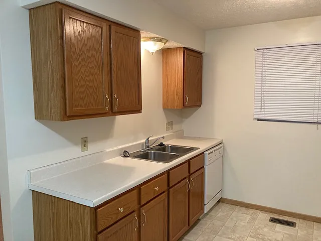 1803 E Capital Ave — Photo 6