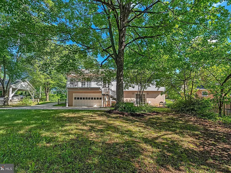 8009 Lewinsville Rd — Photo 31