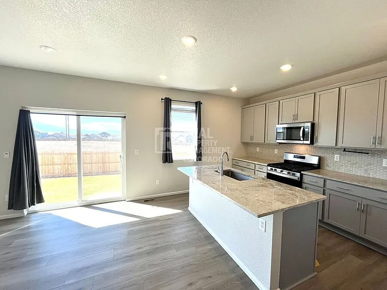 6764 Wiper Way — Photo 2