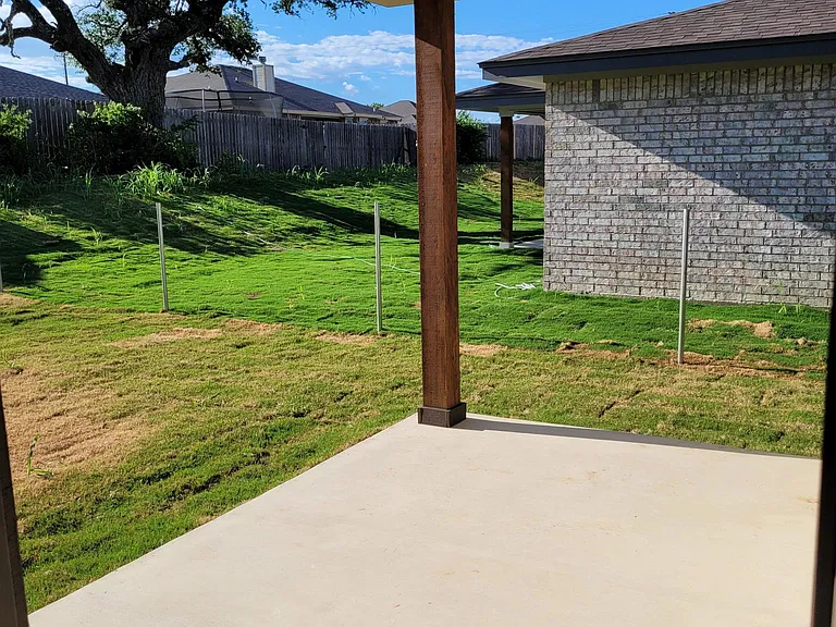 1810 Castroville Trl #B — Photo 11
