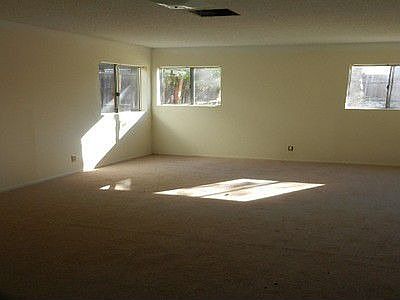 4th image of 4614 La Crescenta Ave