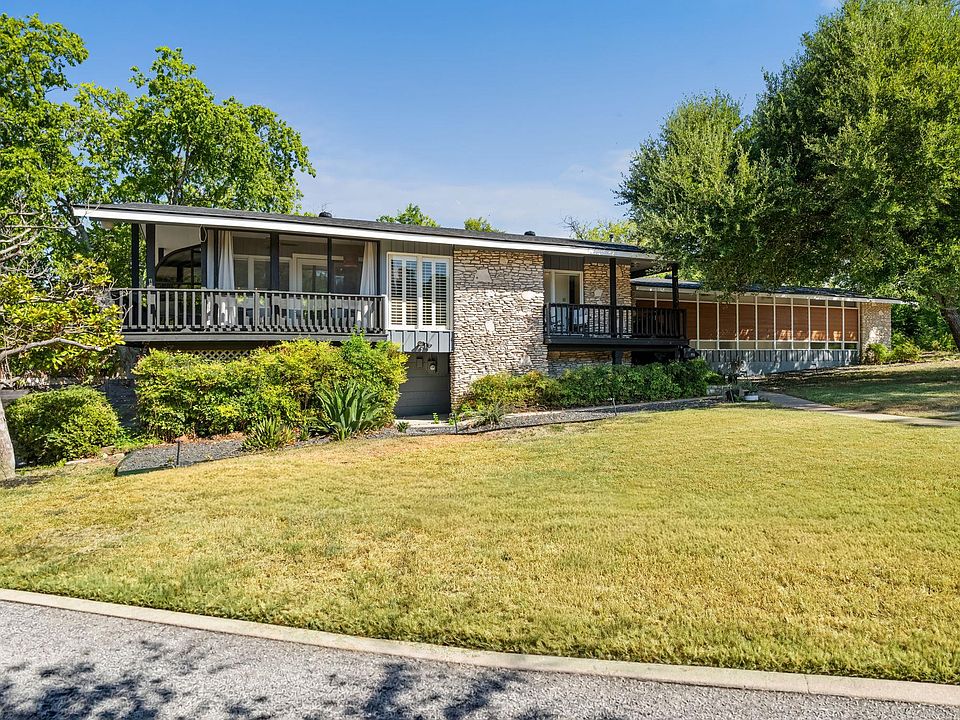 1st image of 1712 McCoy Pl