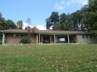 113 Richards Dr, Hendersonville, NC 28792
