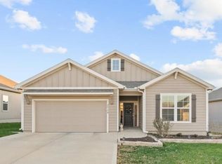 25179 W 142nd St, Olathe, KS 66061