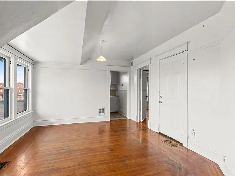 1027 W Maxwell Ave #2 — Photo 8