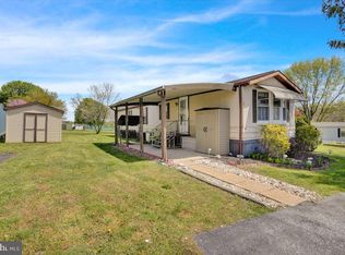 27 Shamrock Ave, Mohrsville, PA 19541
