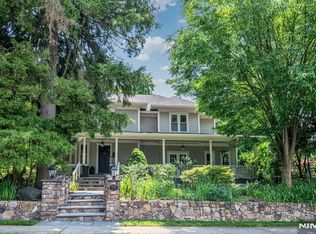 35 Jane St, Closter, NJ 07624