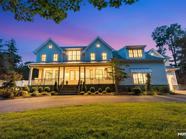 11 Green Way, Old Tappan, NJ 07675