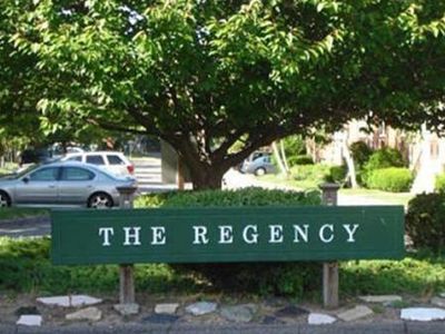 121 Regency Park Dr, Agawam, MA, 01001
