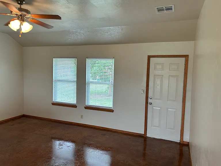 718 Pristine Pl — Photo 12