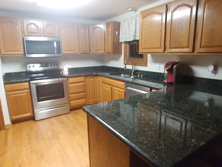 138 Governors Ct — Photo 3