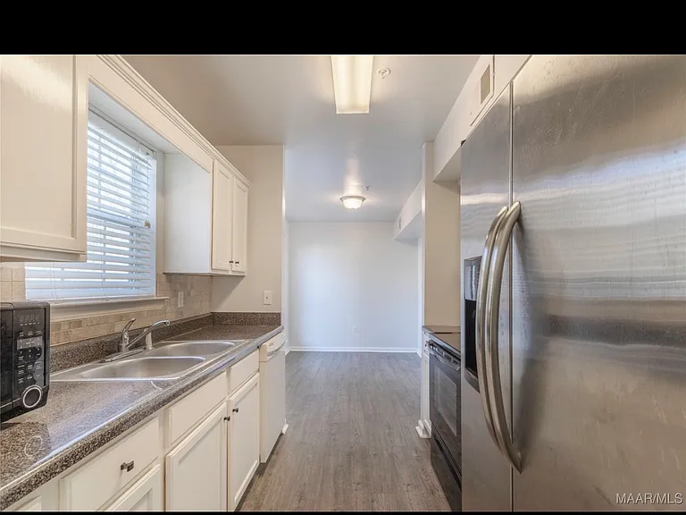 121 Willow Point Ln — Photo 5