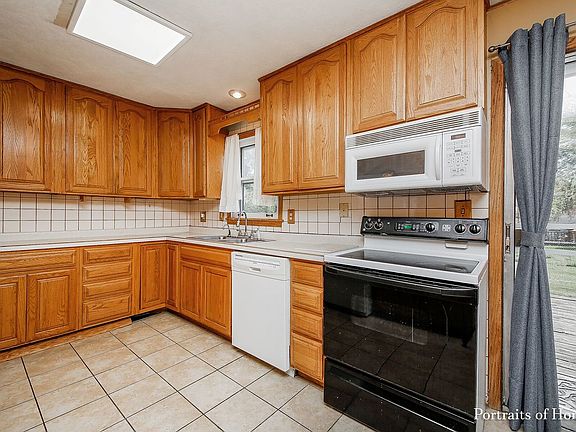 4th image of 617 Bryn Mawr Ave
