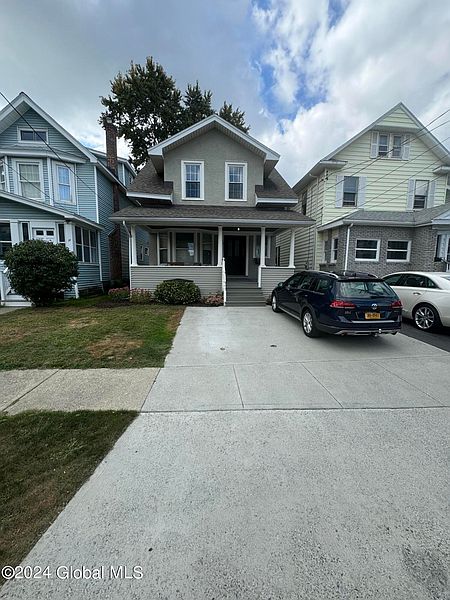 5th image of 25 Lawnridge Avenue