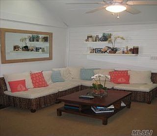 4th image of 17 Dogwood St