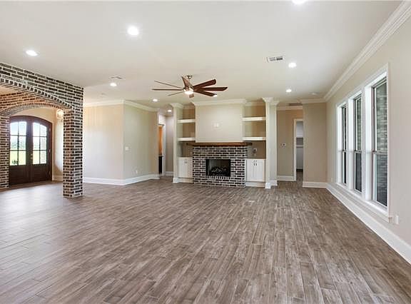 5th image of 77 Dogwood Dr