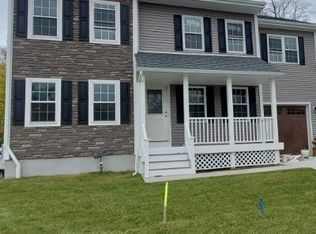 6 Village Rd, Warren, RI 02885