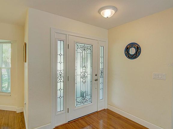 4th image of 1202 Lexington Dr