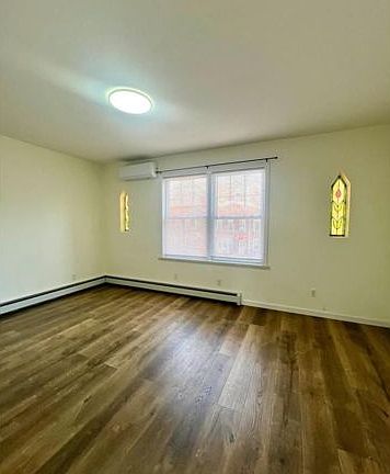 3rd image of 1932 E 29th St #2