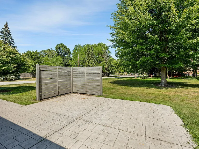 4790 Belzair Dr — Photo 23