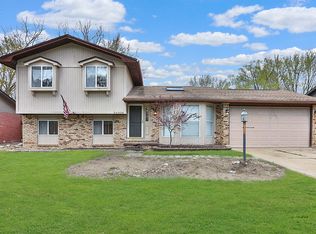 34309 Shorewood St, Chesterfield, MI