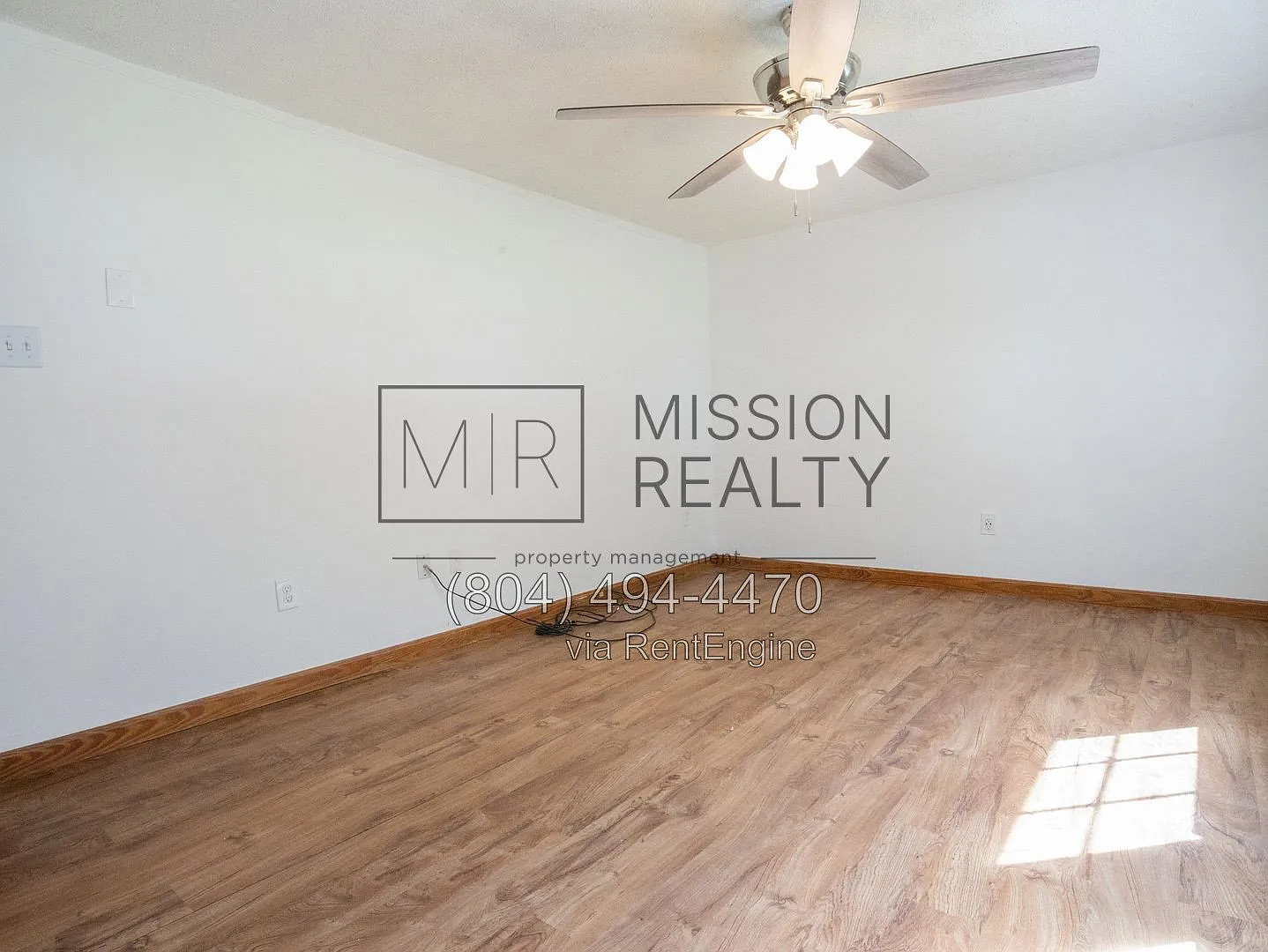 3 bed, 1.0 bath, 960 sqft, $1,900 — Photo 3