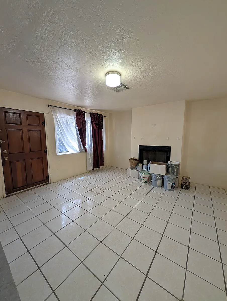 Building Photo - 1418 N Tornillo St