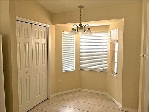 4th image of 821 Lindsey Pl