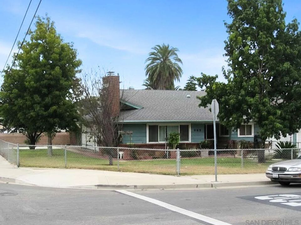 1st image of 903 11th St