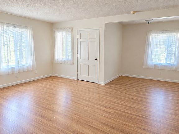 2nd image of 831 Nancy St