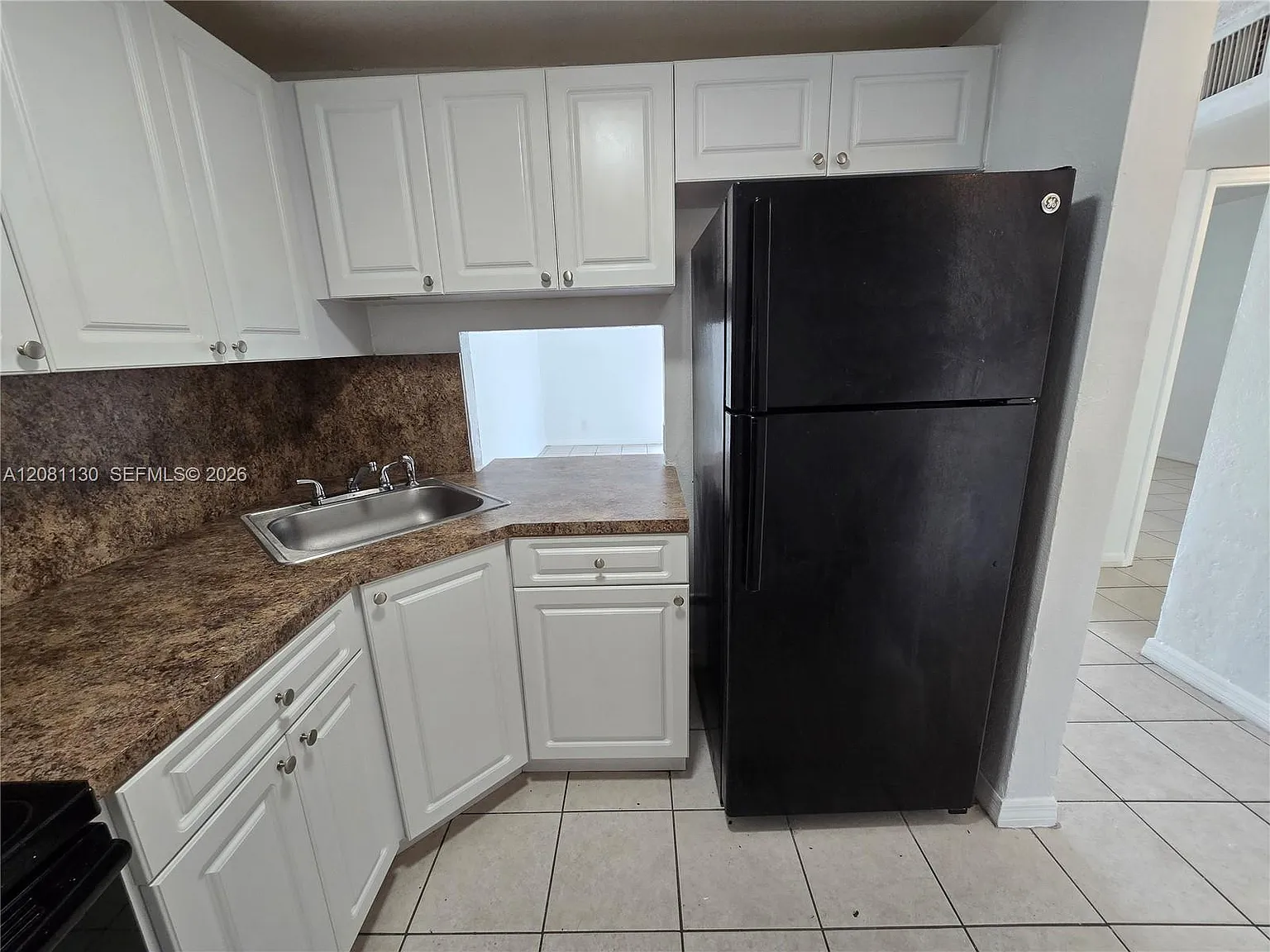 Yolanda Villas Condo — Photo 4