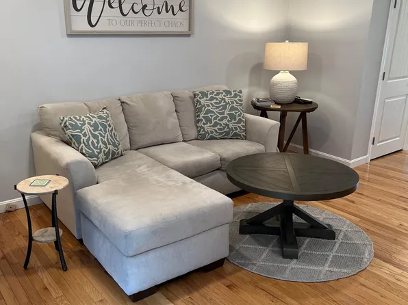222 Quaker Rd #3, Falmouth, MA 02540