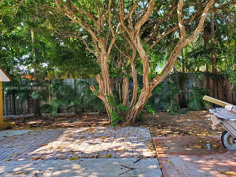 10341 NW 6th Ave — Photo 31