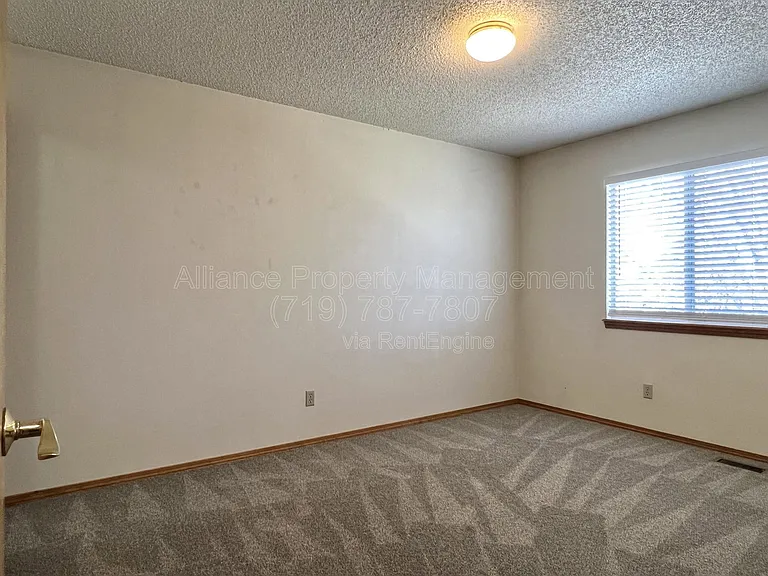 6436 Peak Vista Cir — Photo 33