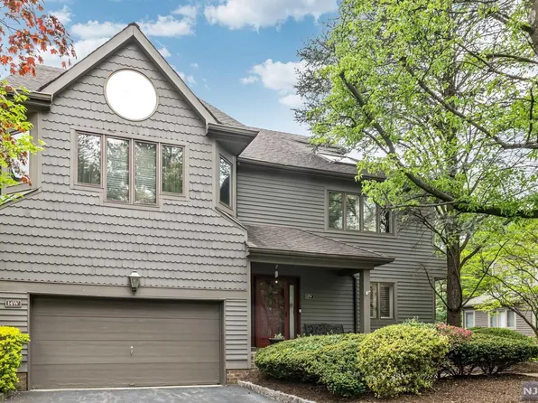 12 Pamrapo Ct W, Glen Rock, NJ 07452