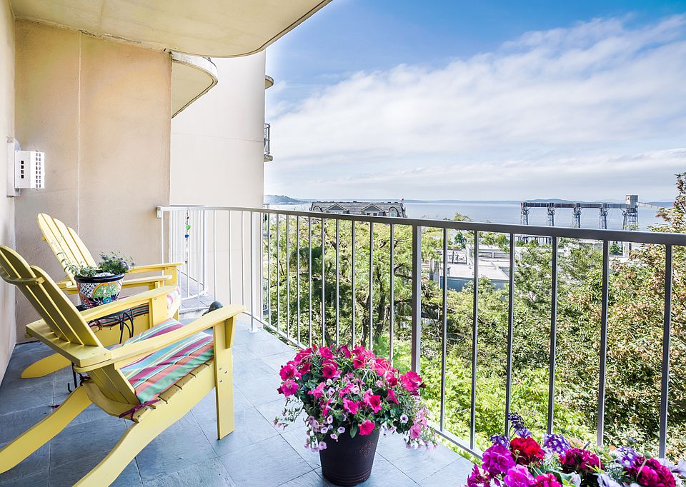 Deck off living area