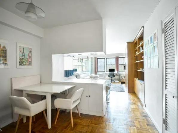 150 East 37th Street 7B image 1 of 4