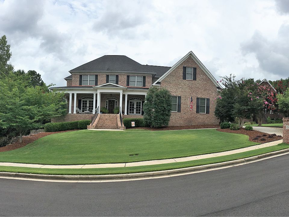 2504 Oak Bluff Circle