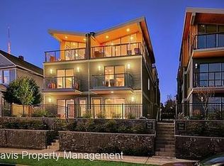 562B Ward St, Seattle, WA 98109