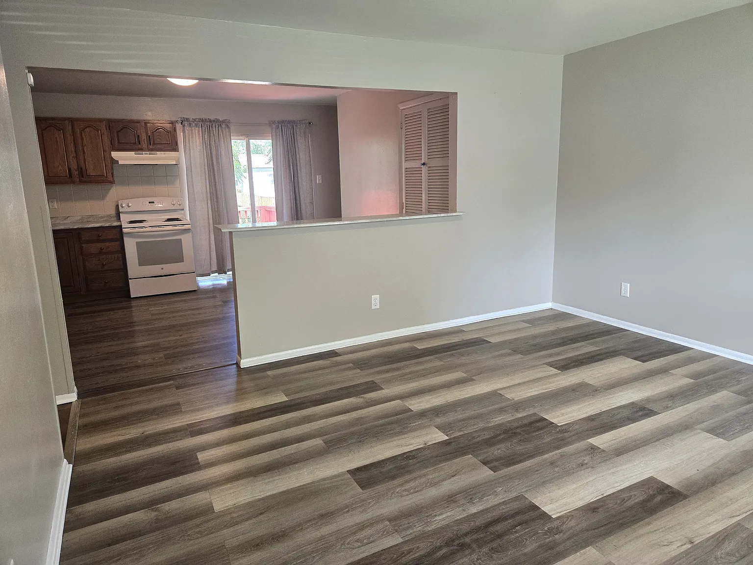 3 bed, 936 sqft, $1,450 — Photo 4