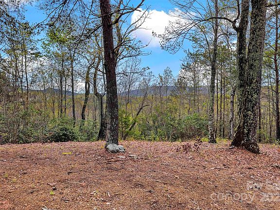 3rd image of 690 Hidden Acres Dr
