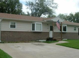 1214 Beverly St APT A, Emporia, KS 66801
