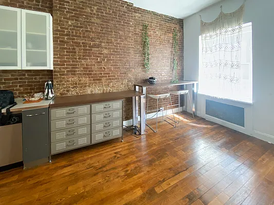 Rented by Corcoran | media 17