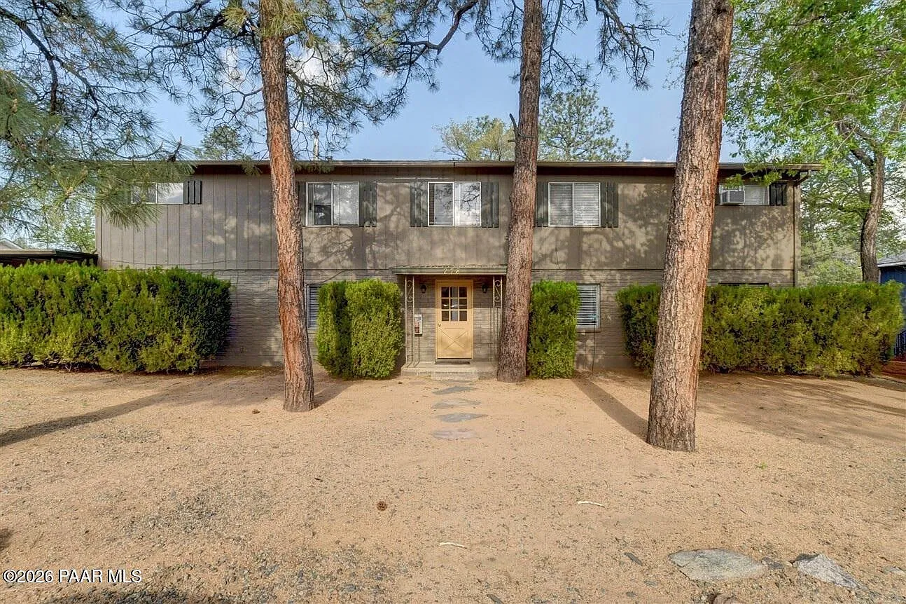 2 bed, 1.0 bath, 740 sqft, $1,000 — Photo 2