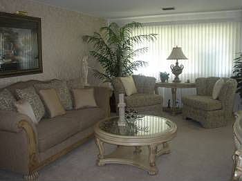 4th image of 176 NE Emerald Dr
