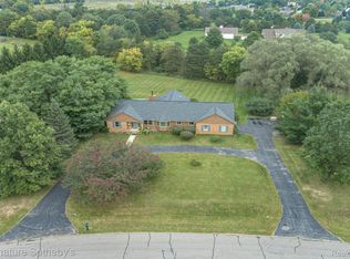 4910 Mallards Lndg, Highland, MI 48357