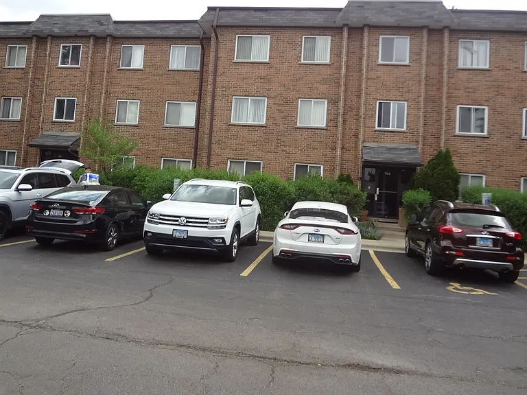 929 Casey Ct #6 — Photo 1