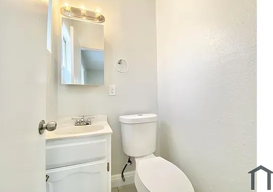 850 W 95th St #4 — Photo 7