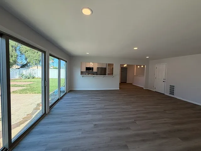 3 bed, 1500 sqft, $4,100 — Photo 2
